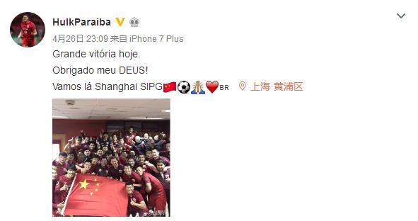 美女把尿口扒开给男生舔